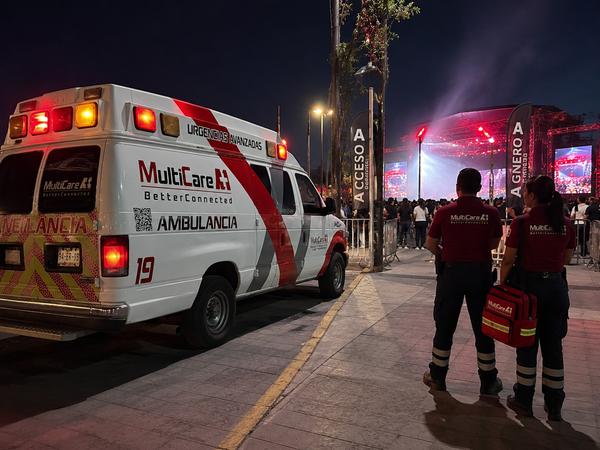 Ambulancia y paramédicos de MultiCare A+1 en cobertura médica de un evento masivo en la Ciudad de México